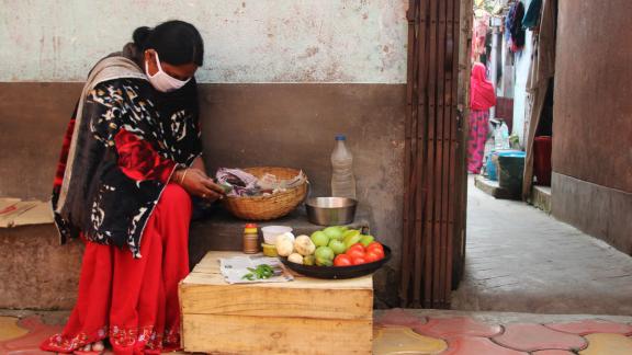 woman wearing a mask in India 